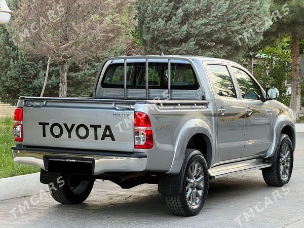 Toyota Hilux 2015 - 460 000 TMT - Türkmenbaşy - img 2