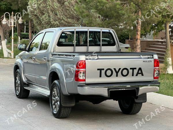 Toyota Hilux 2015 - 460 000 TMT - Türkmenbaşy - img 4
