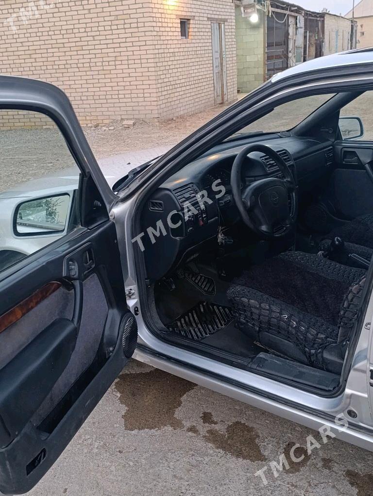 Opel Vectra 1995 - 43 000 TMT - Wekilbazar - img 5
