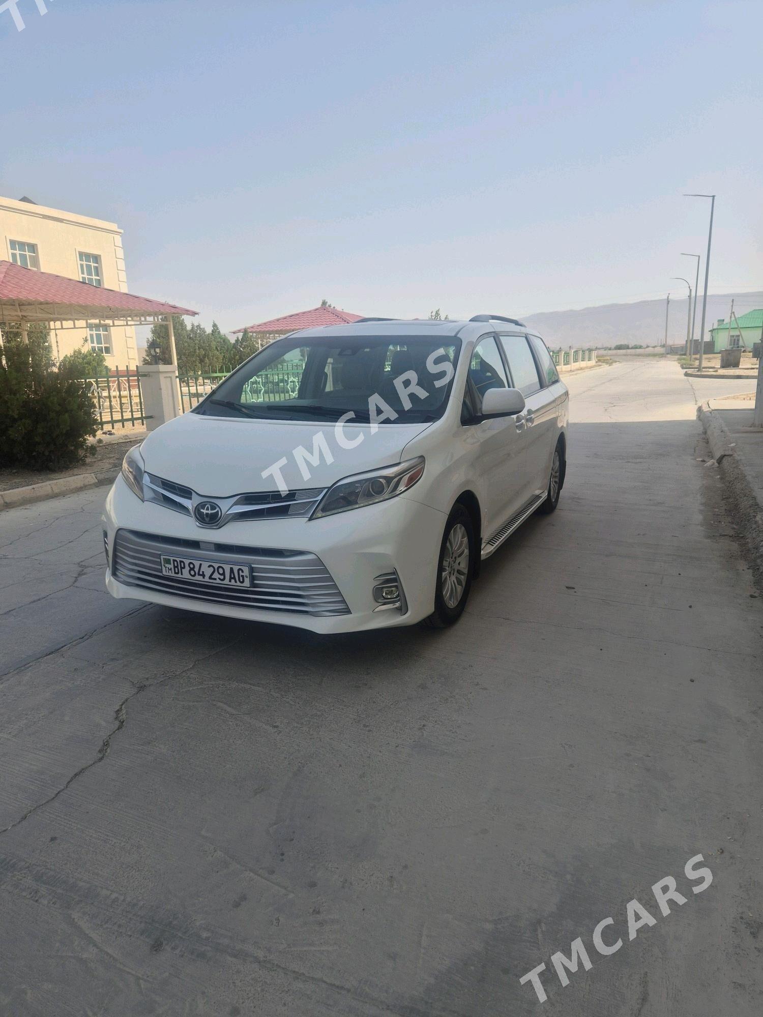 Toyota Sienna 2018 - 435 000 TMT - Gyzylarbat - img 4