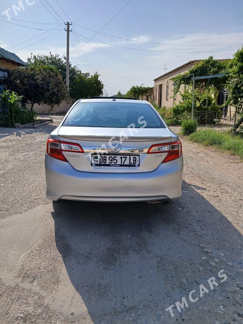 Toyota Camry 2012 - 240 000 TMT - Dänew - img 4