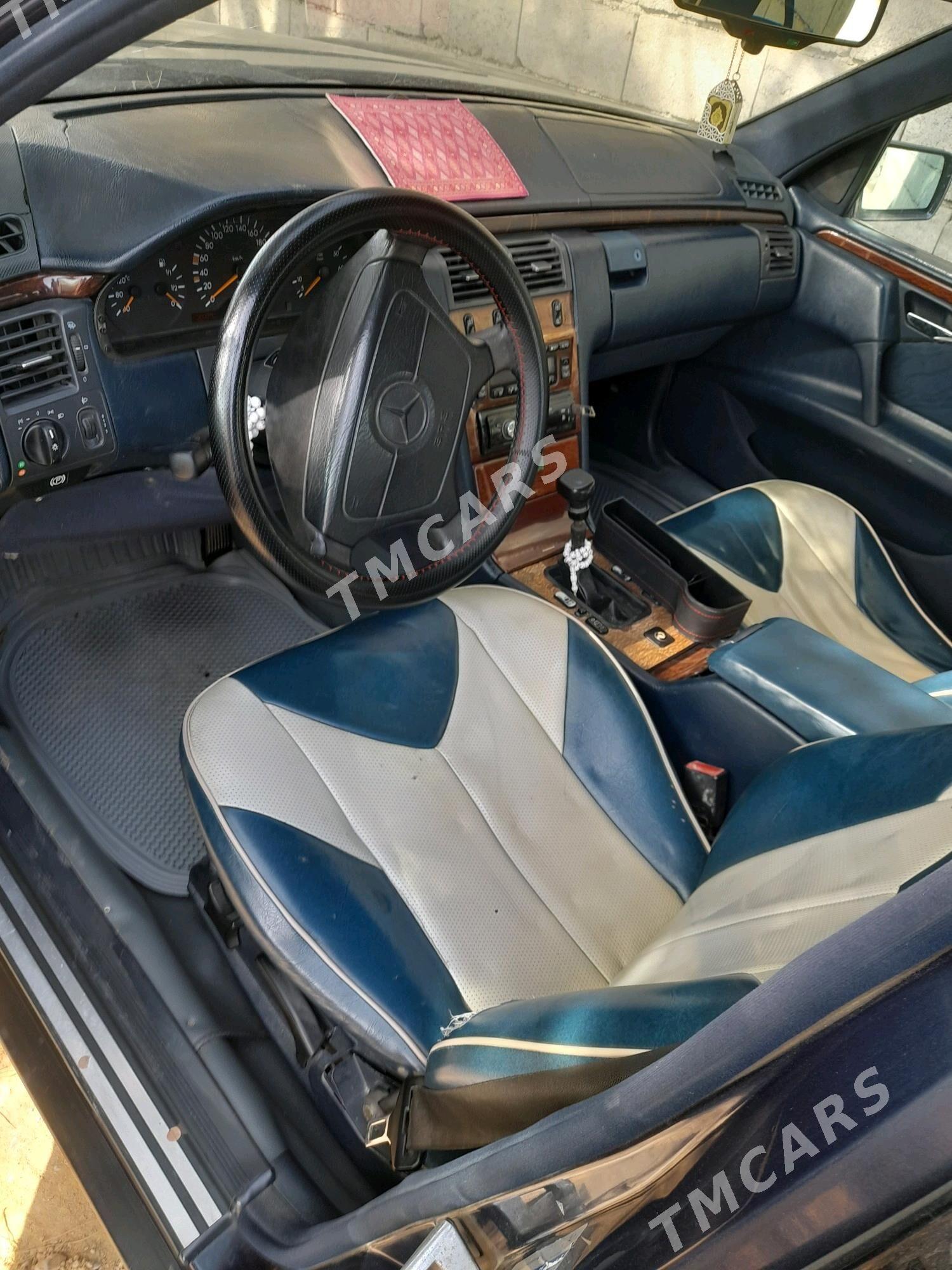 Mercedes-Benz E320 1996 - 60 000 TMT - Гызыларбат - img 3