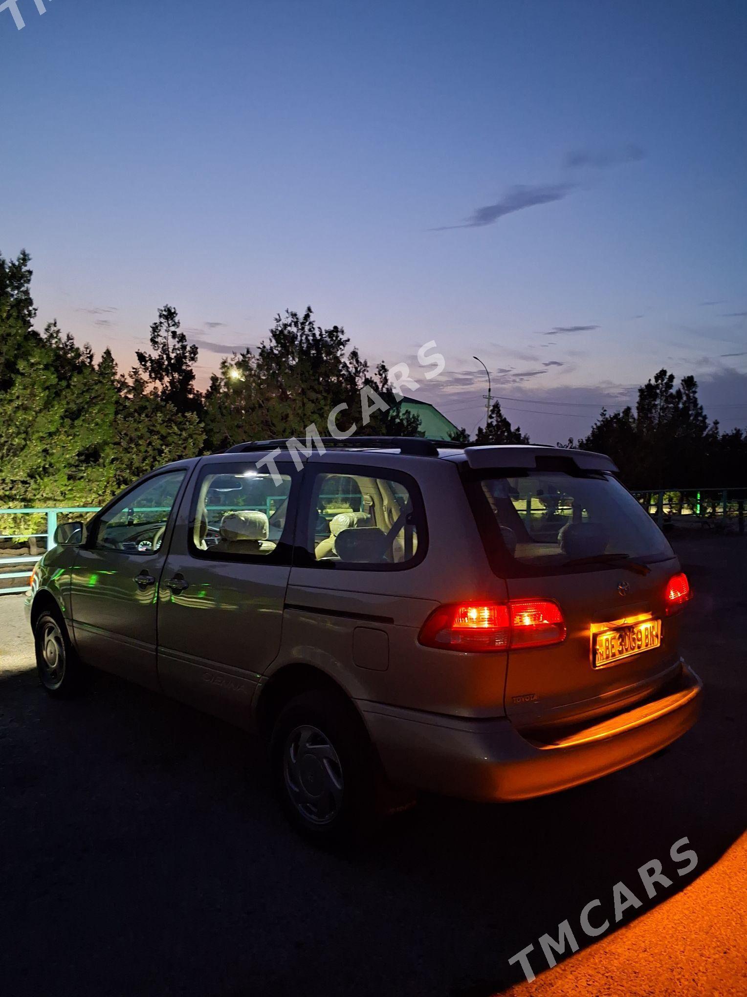 Toyota Sienna 2002 - 180 000 TMT - Esenguly - img 4