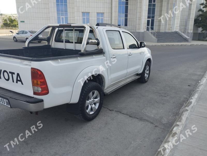 Toyota Hilux 2011 - 270 000 TMT - Türkmenbaşy - img 2