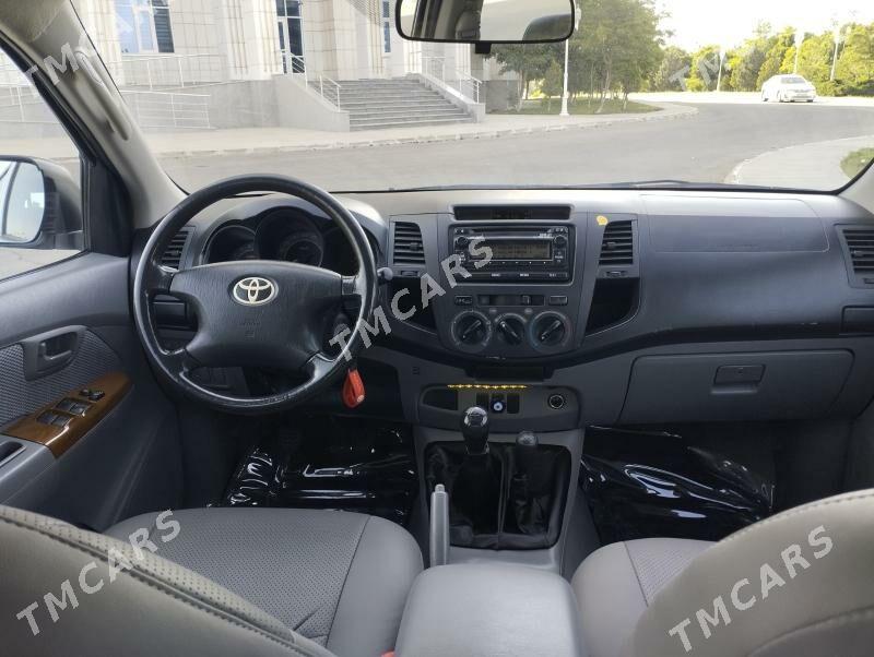 Toyota Hilux 2011 - 270 000 TMT - Türkmenbaşy - img 3