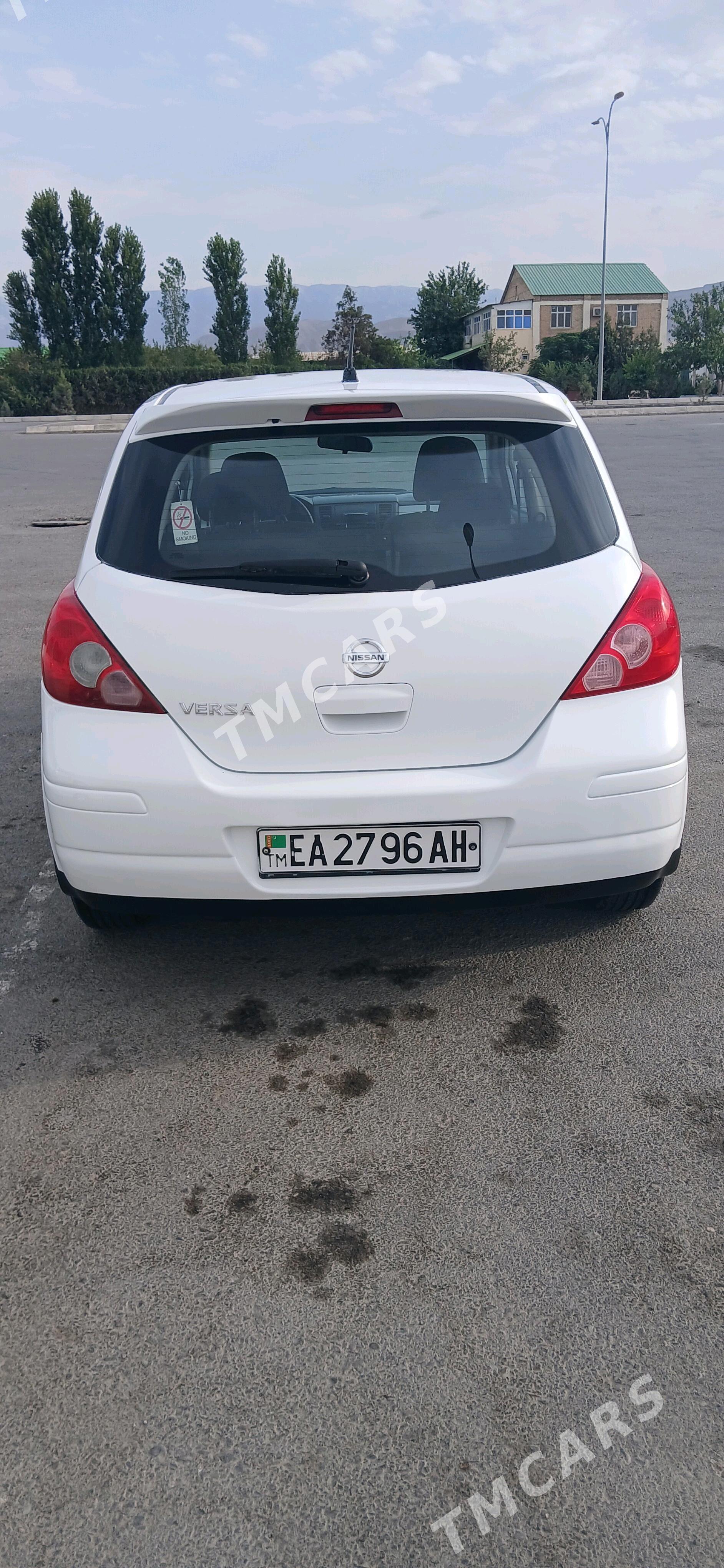 Nissan Versa 2011 - 110 000 TMT - Бузмеин - img 3