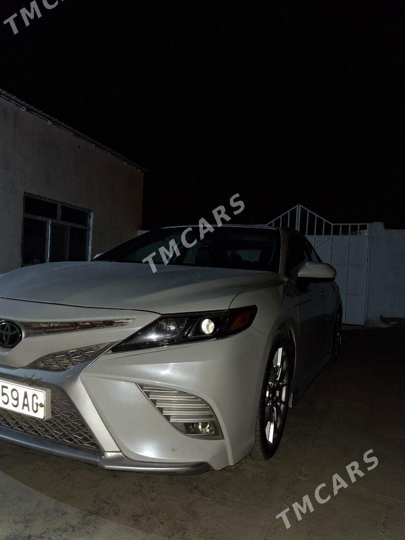 Toyota Camry 2020 - 450 000 TMT - Büzmeýin - img 5