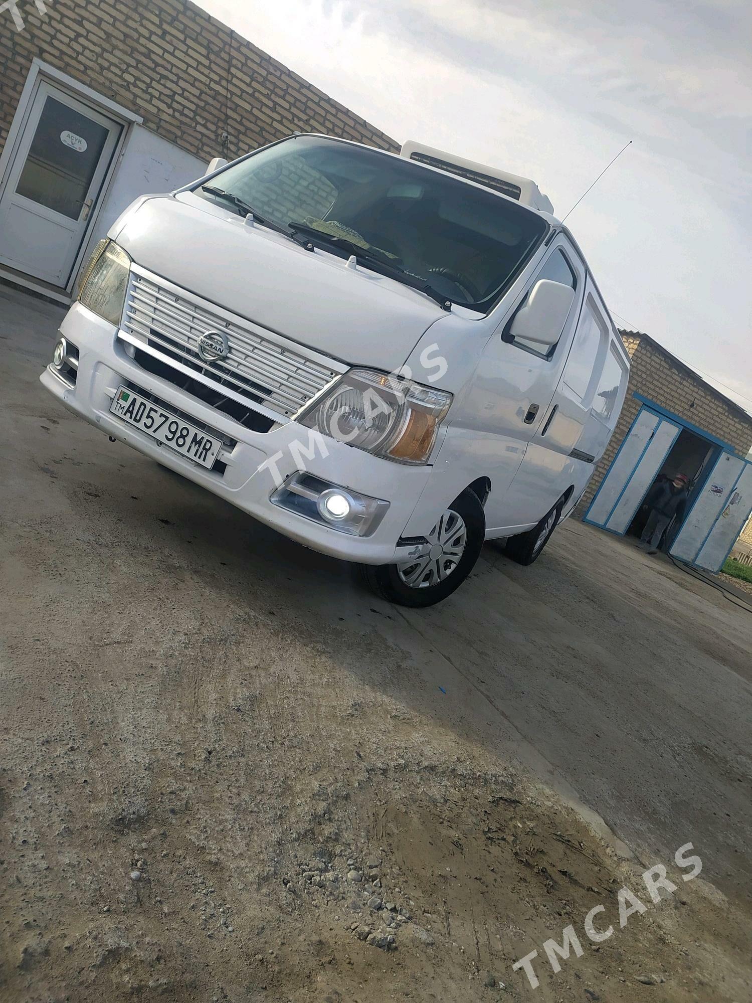 Nissan Urvan 2007 - 140 000 TMT - Mary - img 4