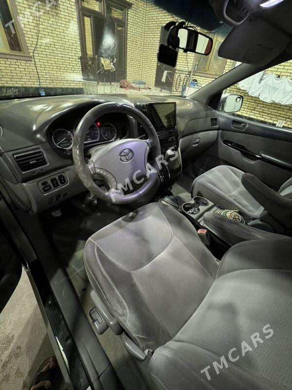 Toyota Sienna 2005 - 220 000 TMT - Мары - img 3