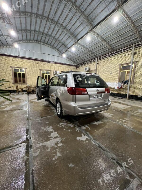 Toyota Sienna 2005 - 220 000 TMT - Мары - img 4