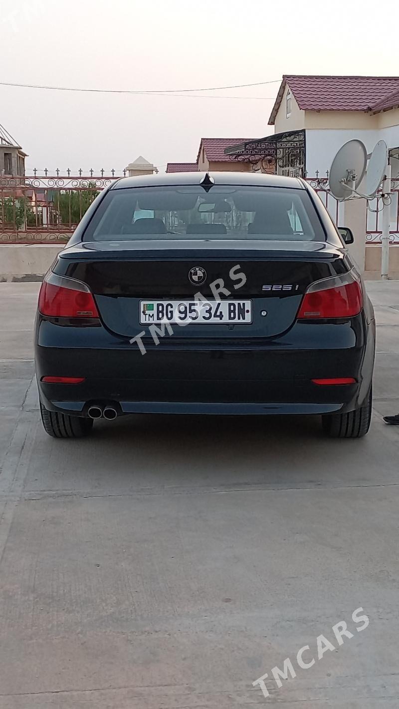 BMW E60 2004 - 160 000 TMT - Балканабат - img 3