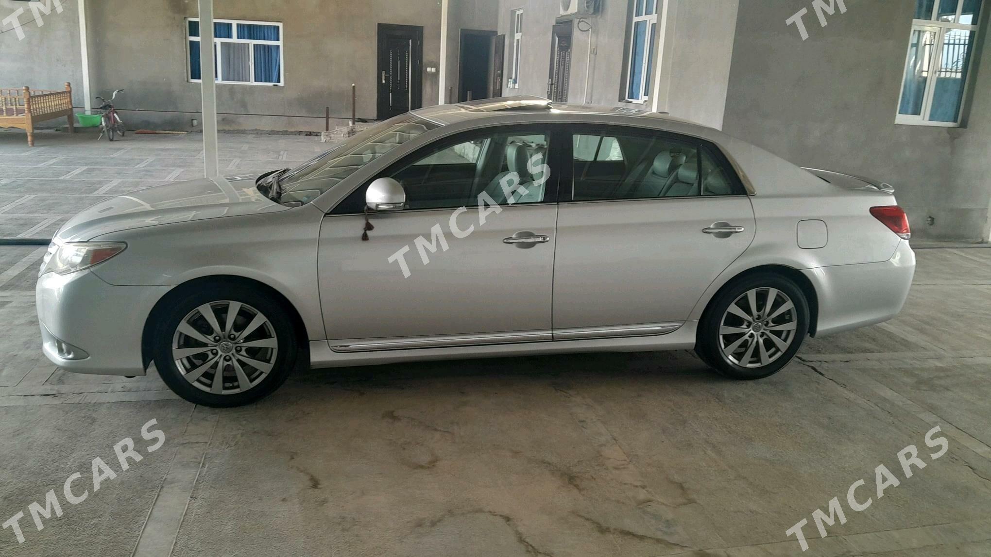 Toyota Avalon 2010 - 310 000 TMT - Байрамали - img 4