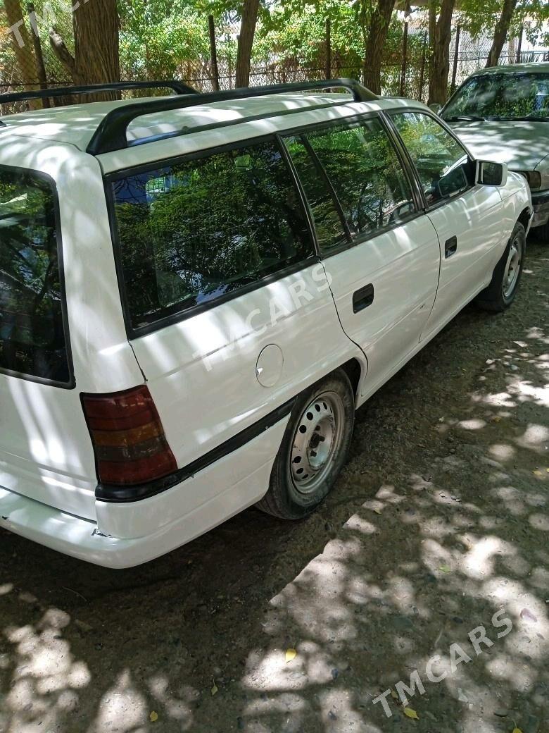 Opel Astra 1992 - 30 000 TMT - Сакарчага - img 6
