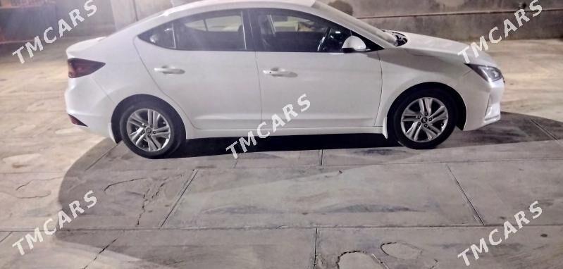 Hyundai Elantra 2019 - 230 000 TMT - Aşgabat - img 7