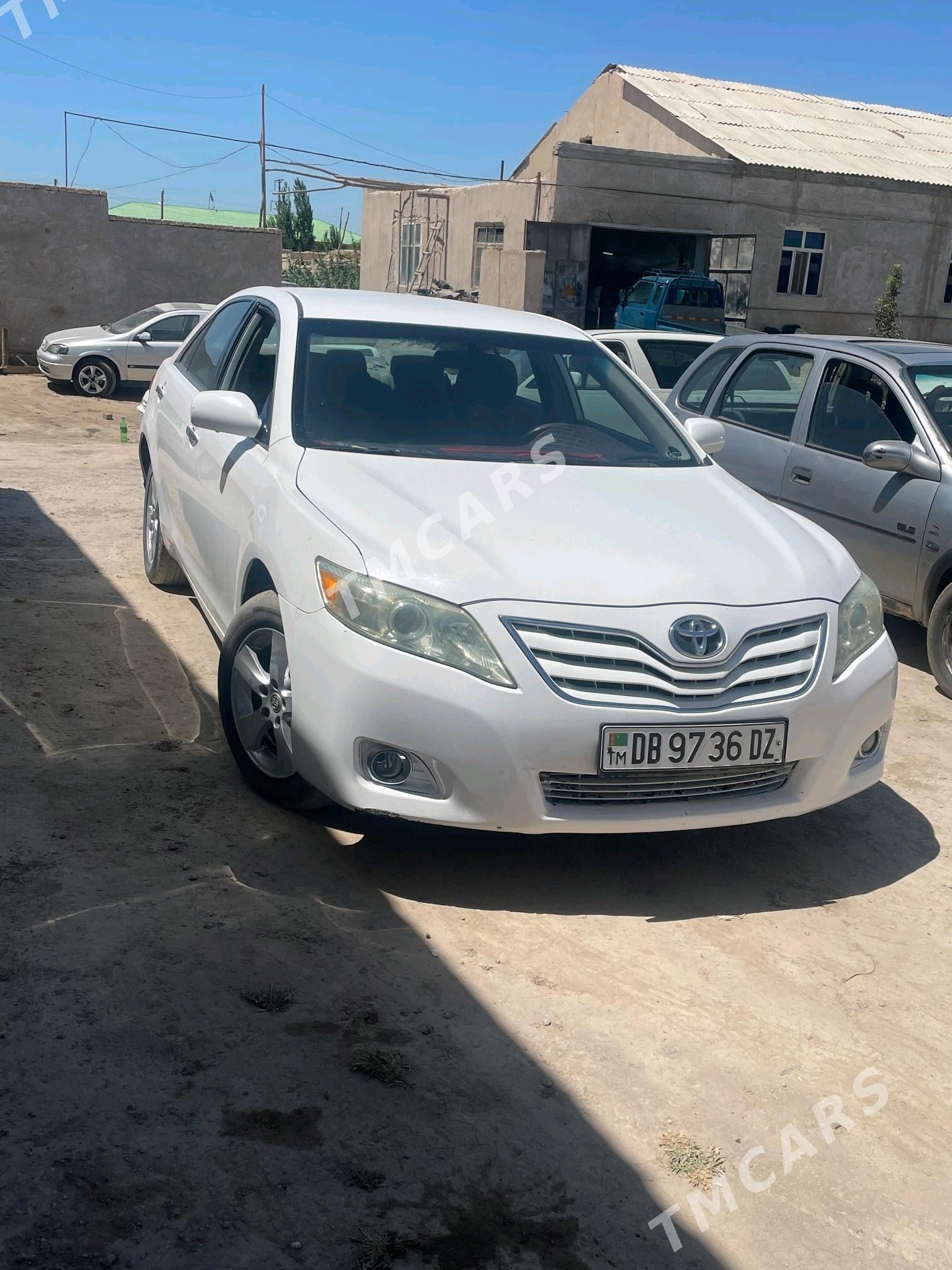 Toyota Camry 2010 - 175 000 TMT - Дашогуз - img 4