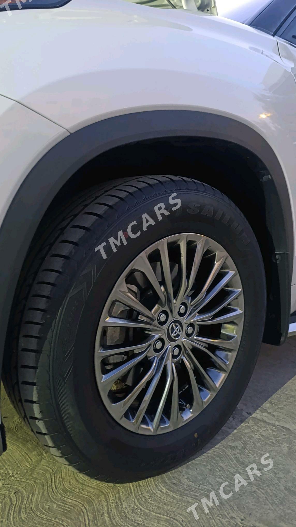 Toyota Highlander 2021 - 600 000 TMT - Türkmenabat - img 9