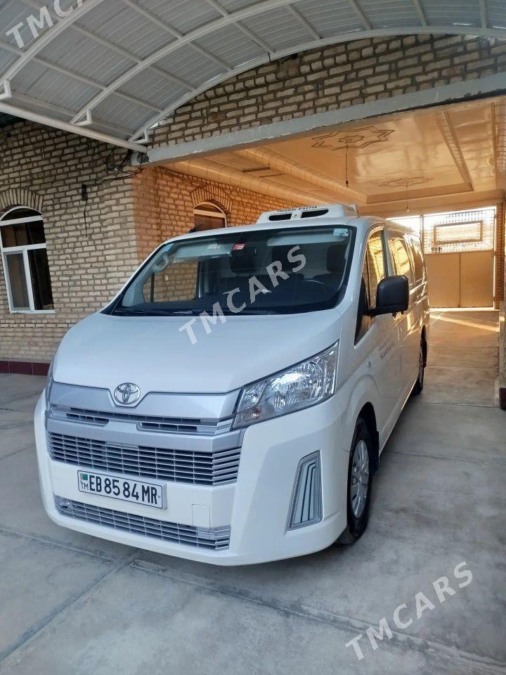 Toyota Hiace 2021 - 520 000 TMT - Мары - img 5