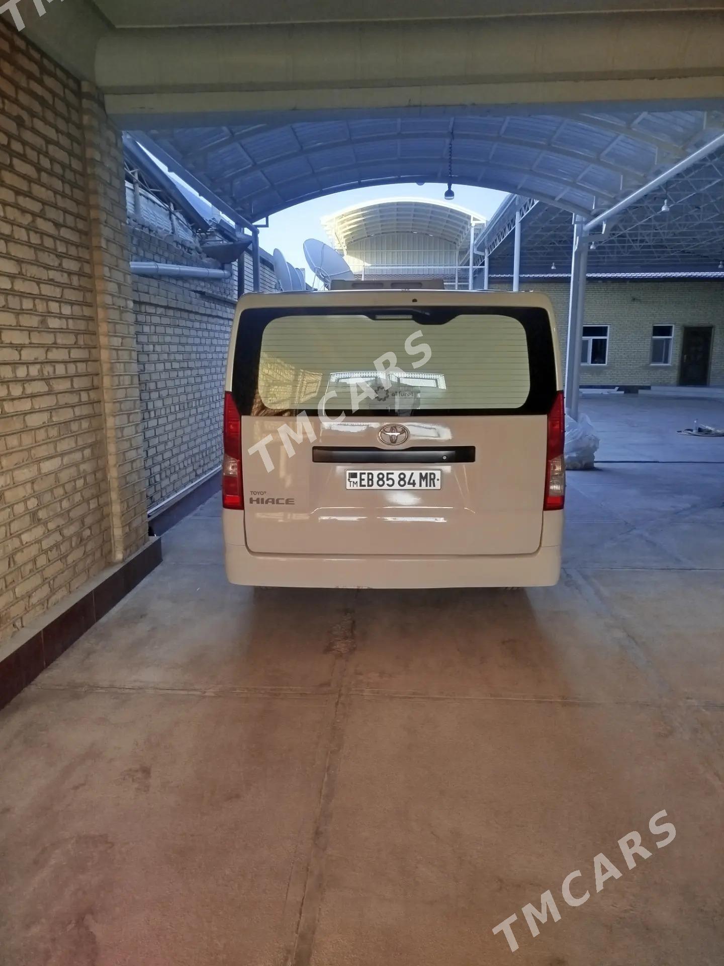 Toyota Hiace 2021 - 520 000 TMT - Мары - img 4