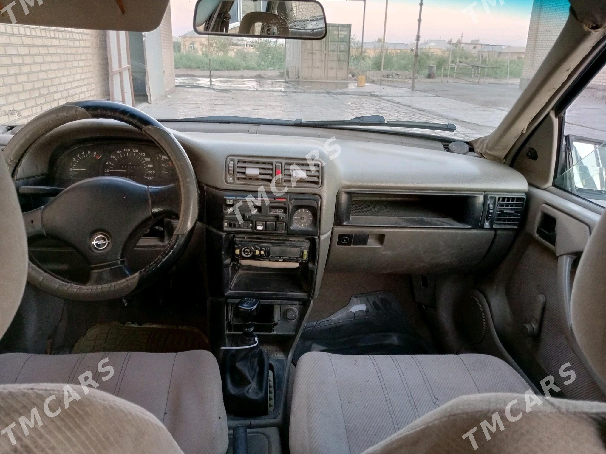 Opel Vectra 1990 - 23 000 TMT - Mary - img 6