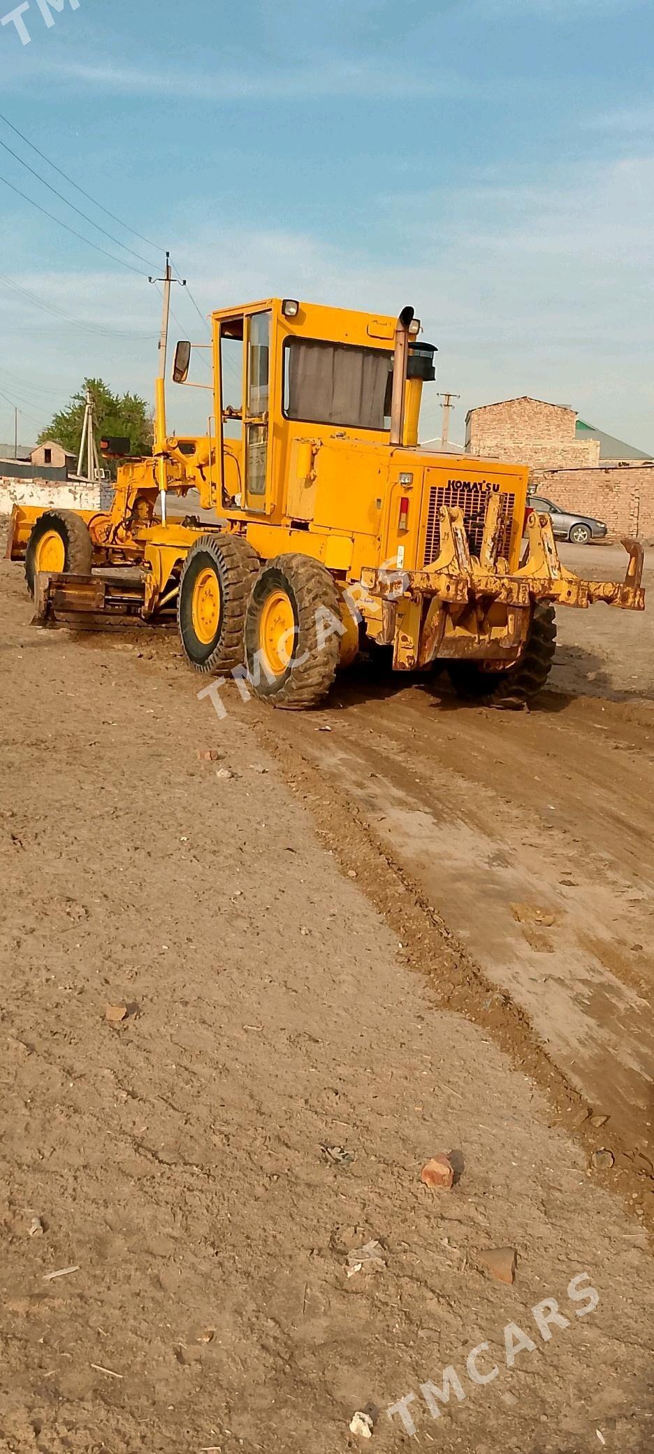 Komatsu GD655-6 2011 - 1 100 000 TMT - Murgap - img 2