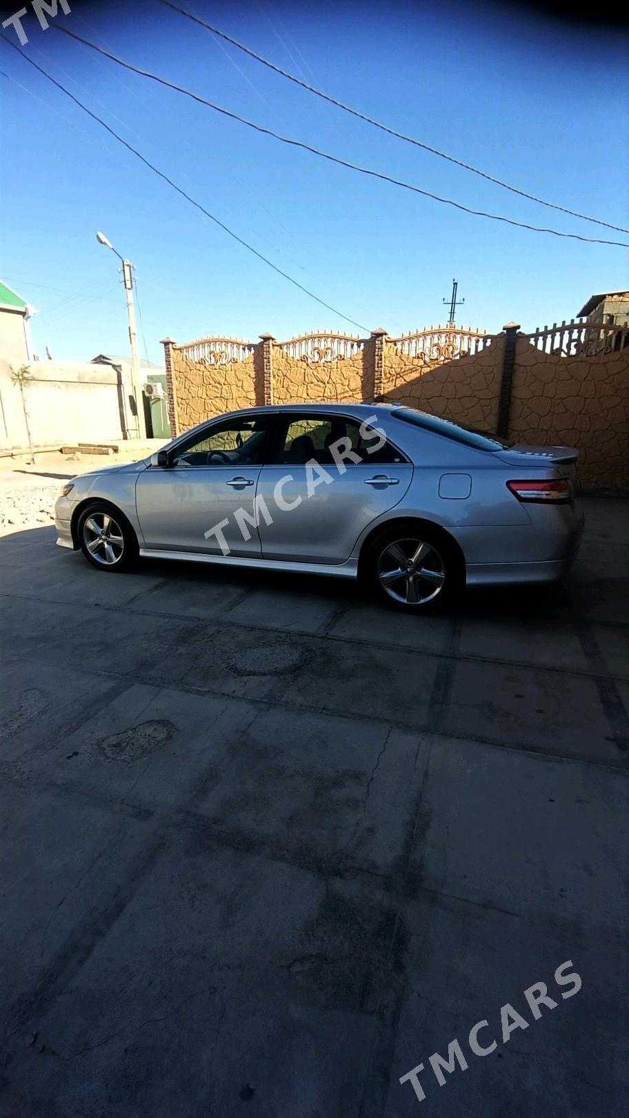 Toyota Camry 2011 - 215 000 TMT - Мары - img 2