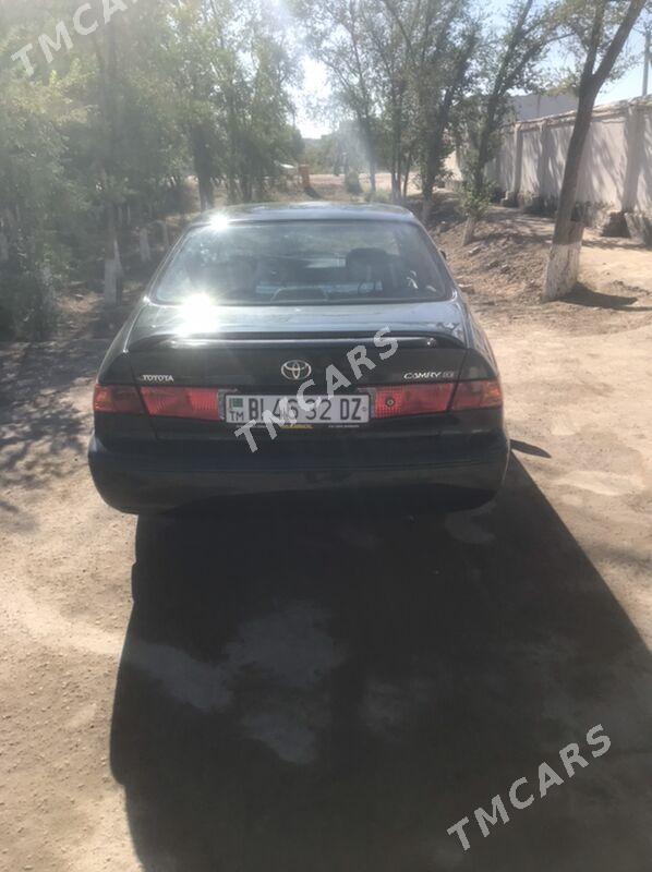 Toyota Camry 2000 - 120 000 TMT - Кёнеургенч - img 3