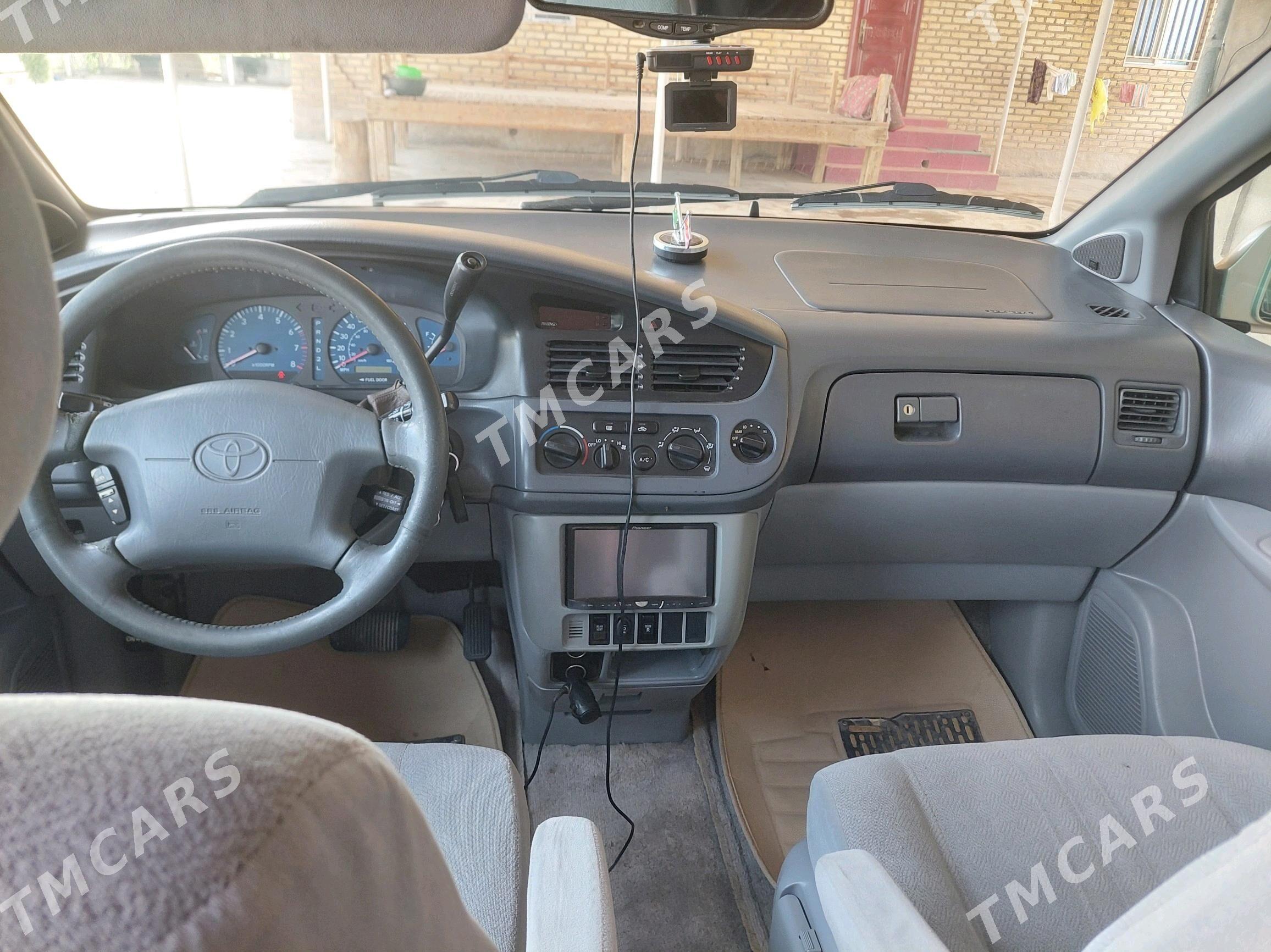 Toyota Sienna 2002 - 180 000 TMT - Ёлётен - img 6