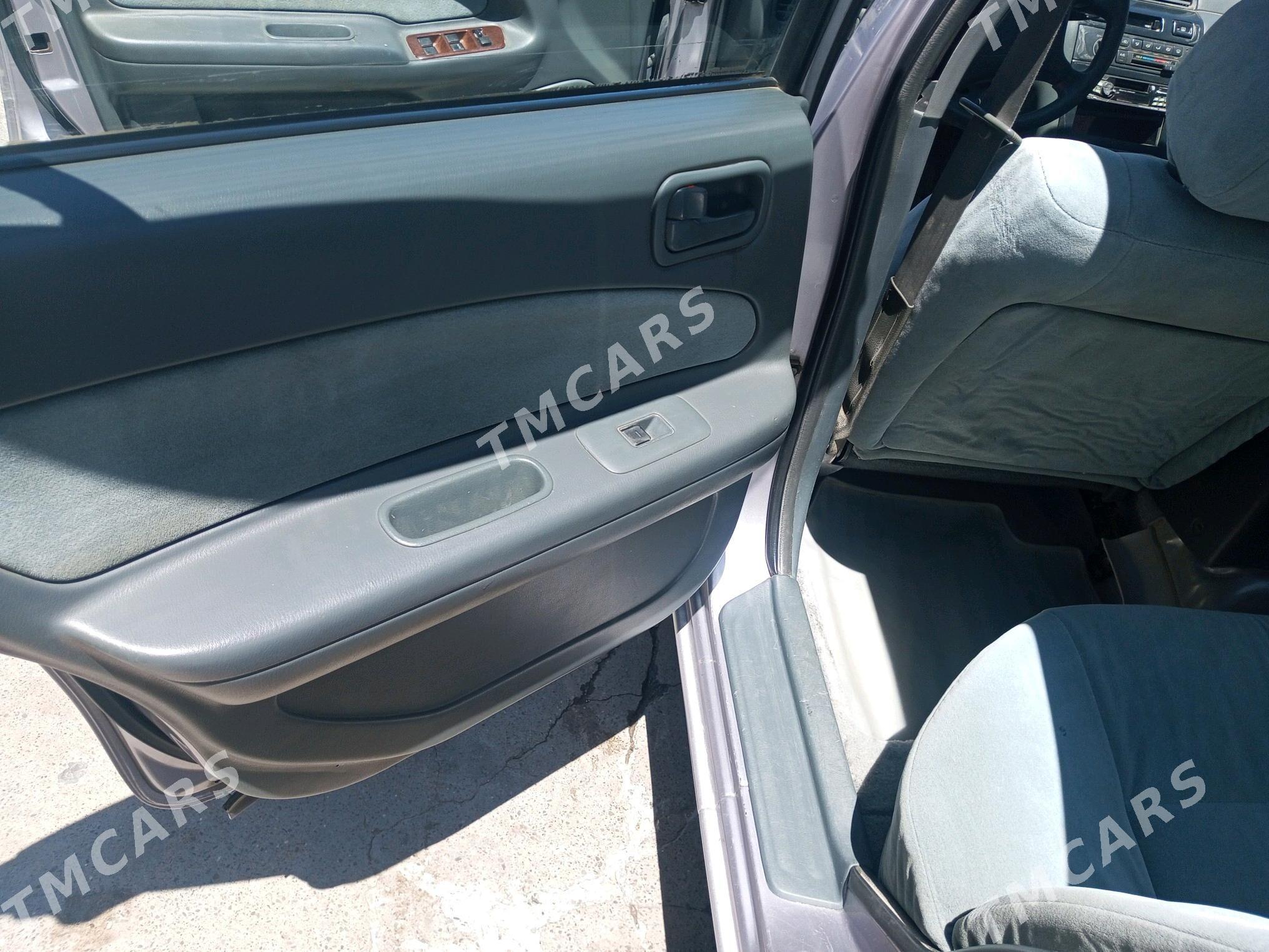 Nissan Maxima 1996 - 75 000 TMT - Mary - img 6