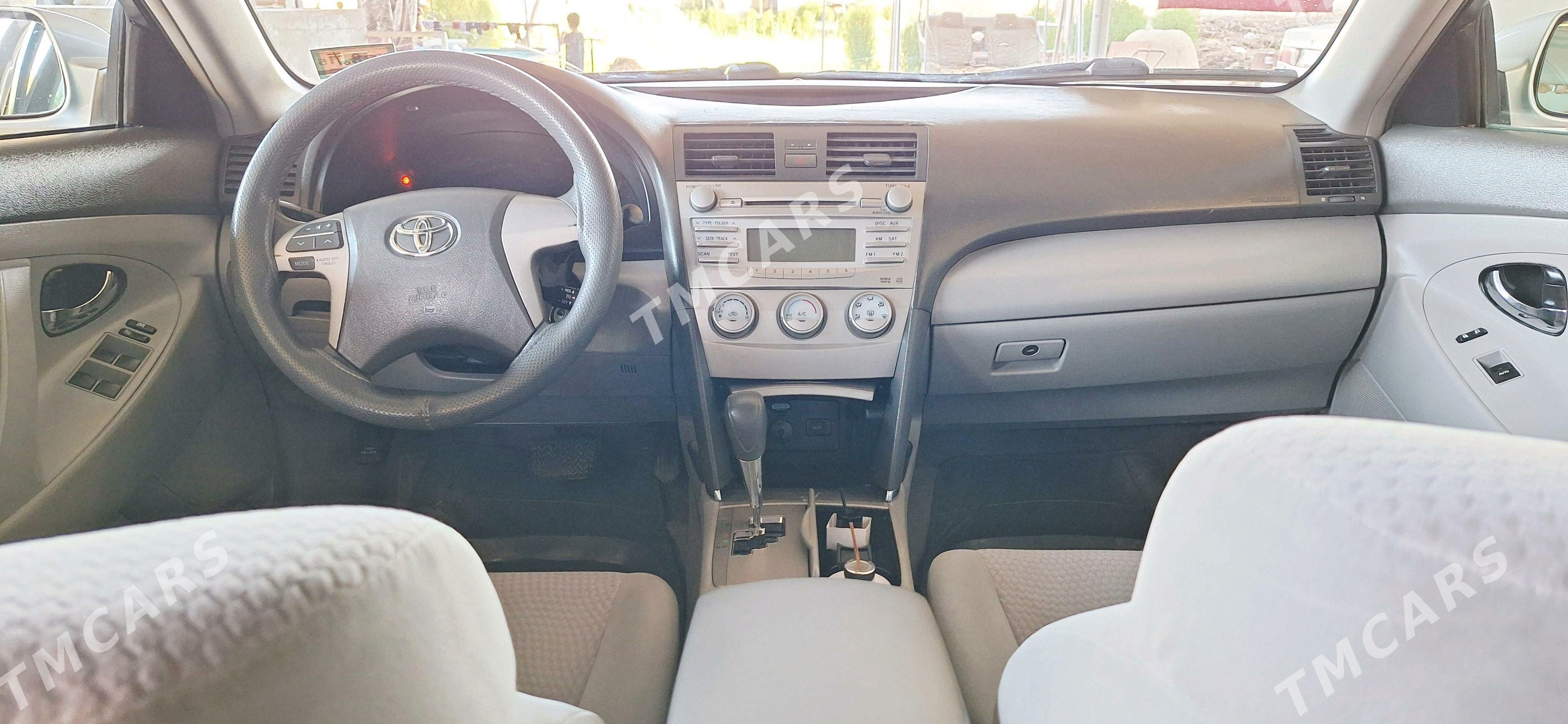Toyota Camry 2010 - 200 000 TMT - Baýramaly - img 3