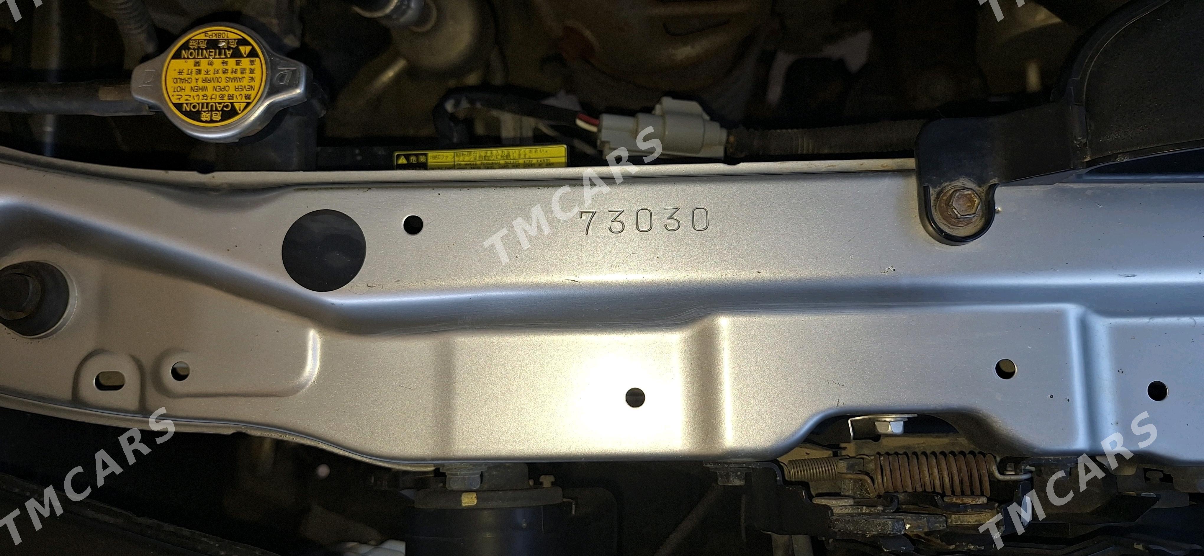 Toyota Camry 2010 - 200 000 TMT - Baýramaly - img 4