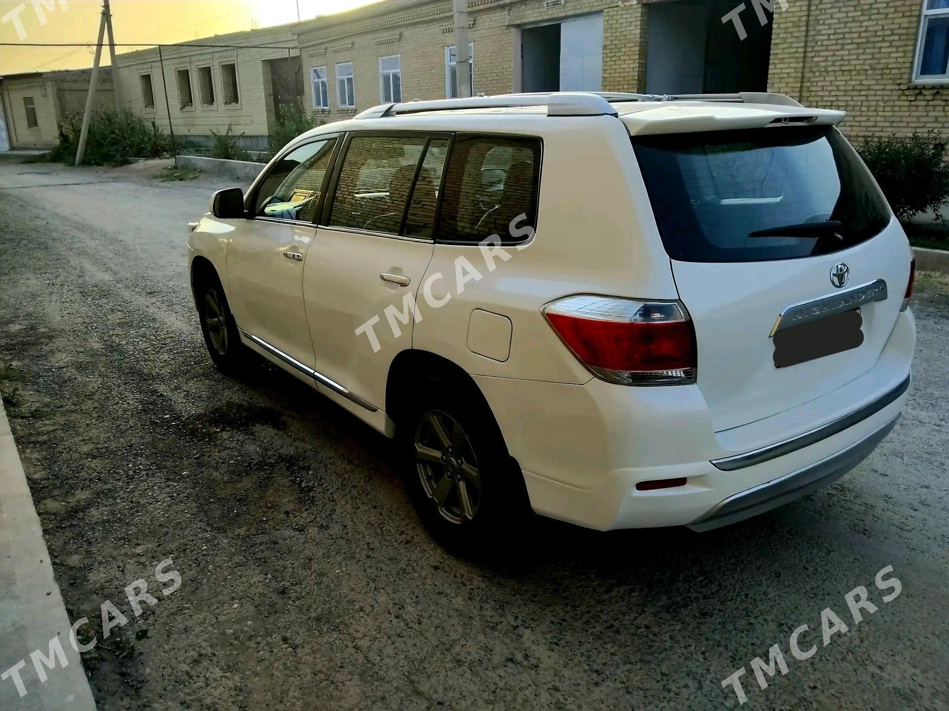 Toyota Highlander 2011 - 230 000 TMT - Туркменабат - img 4