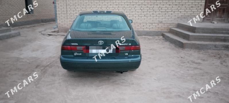 Toyota Camry 1998 - 110 000 TMT - Türkmengala - img 4