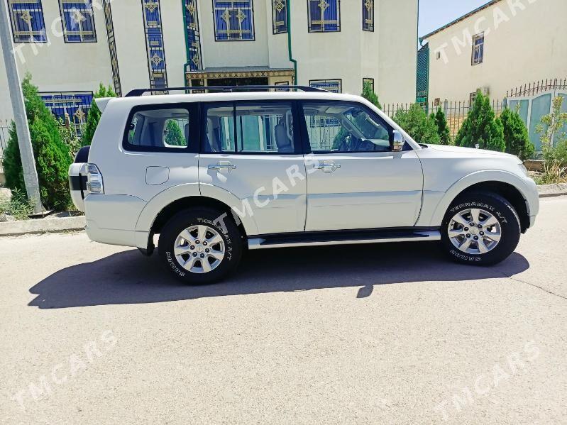 Mitsubishi Pajero 2015 - 325 000 TMT - Дашогуз - img 2
