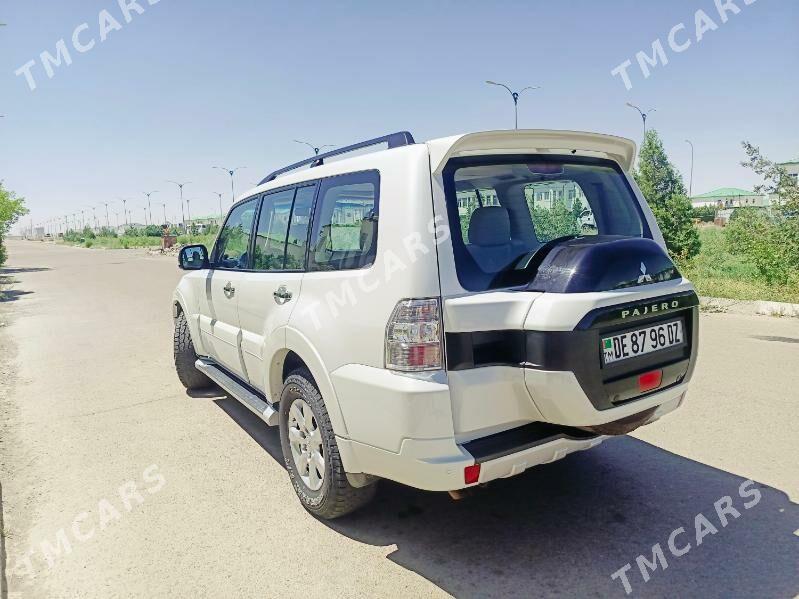 Mitsubishi Pajero 2015 - 325 000 TMT - Дашогуз - img 4