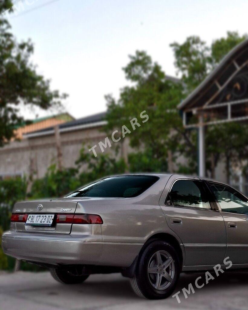 Toyota Camry 1998 - 130 000 TMT - Дашогуз - img 3