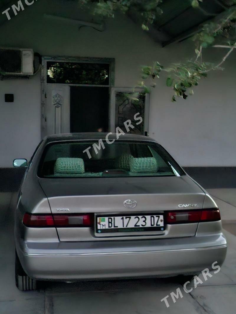 Toyota Camry 1998 - 130 000 TMT - Дашогуз - img 4