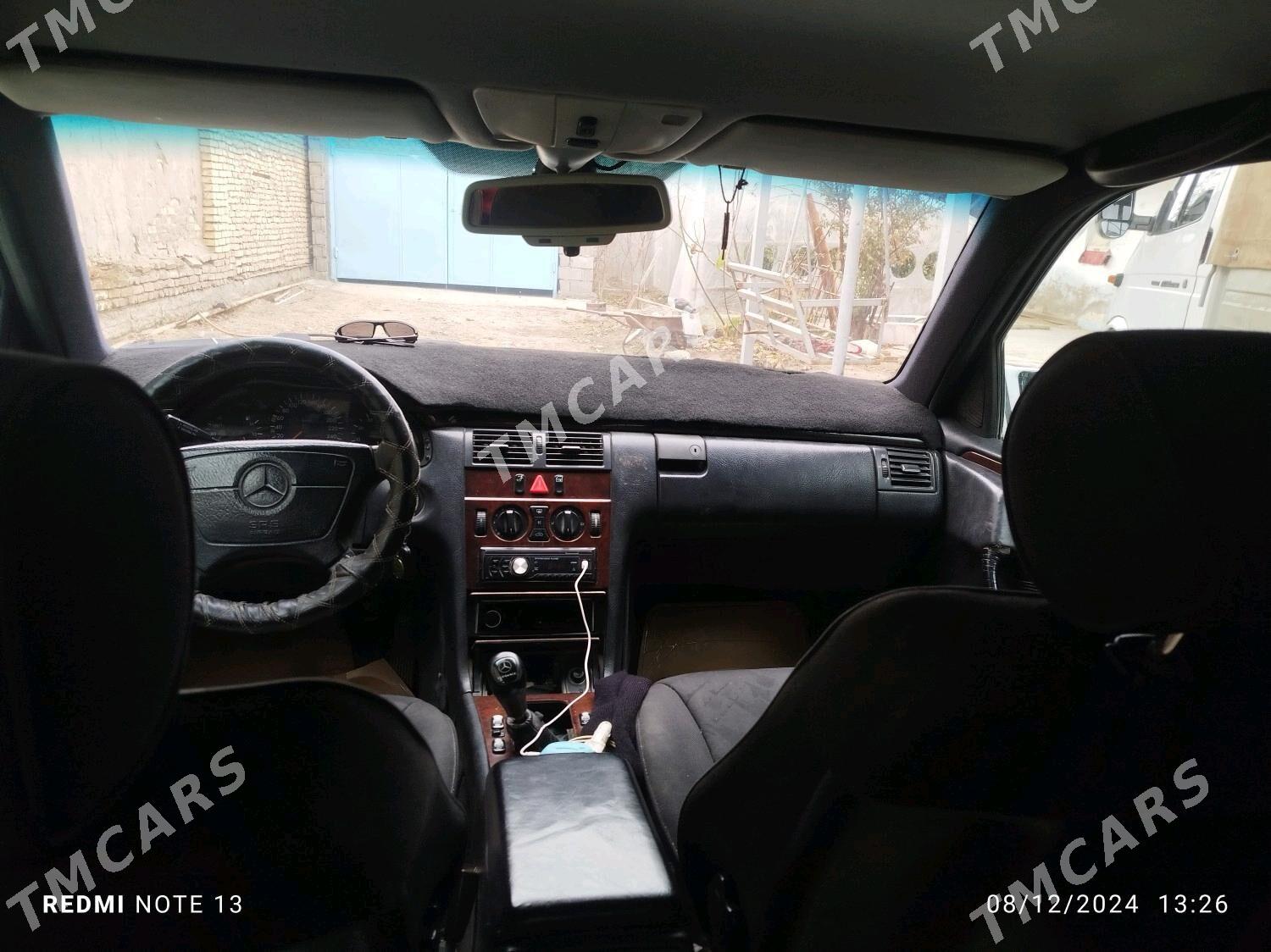 Mercedes-Benz E320 1998 - 60 000 TMT - Mary - img 2