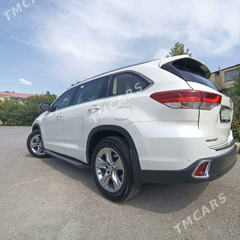 Toyota Highlander 2017 - 420 000 TMT - ул. Туркменбаши шаёлы (Ленина) - img 2
