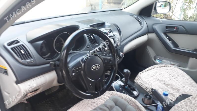Kia Forte 2010 - 137 000 TMT - Досааф - img 1