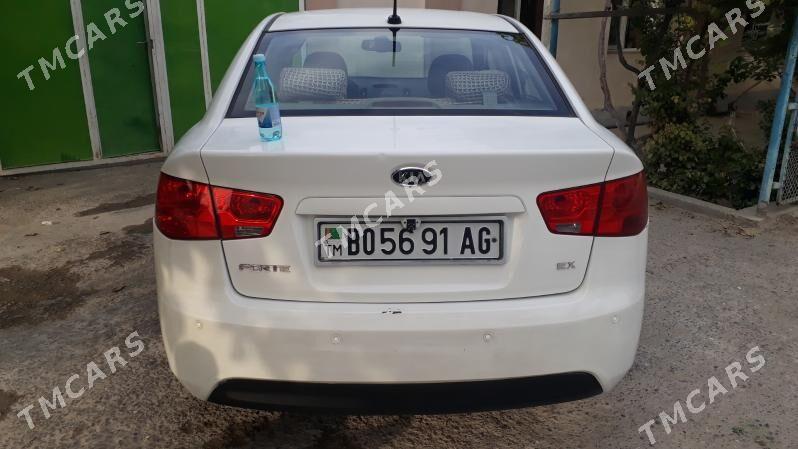 Kia Forte 2010 - 137 000 TMT - Досааф - img 2