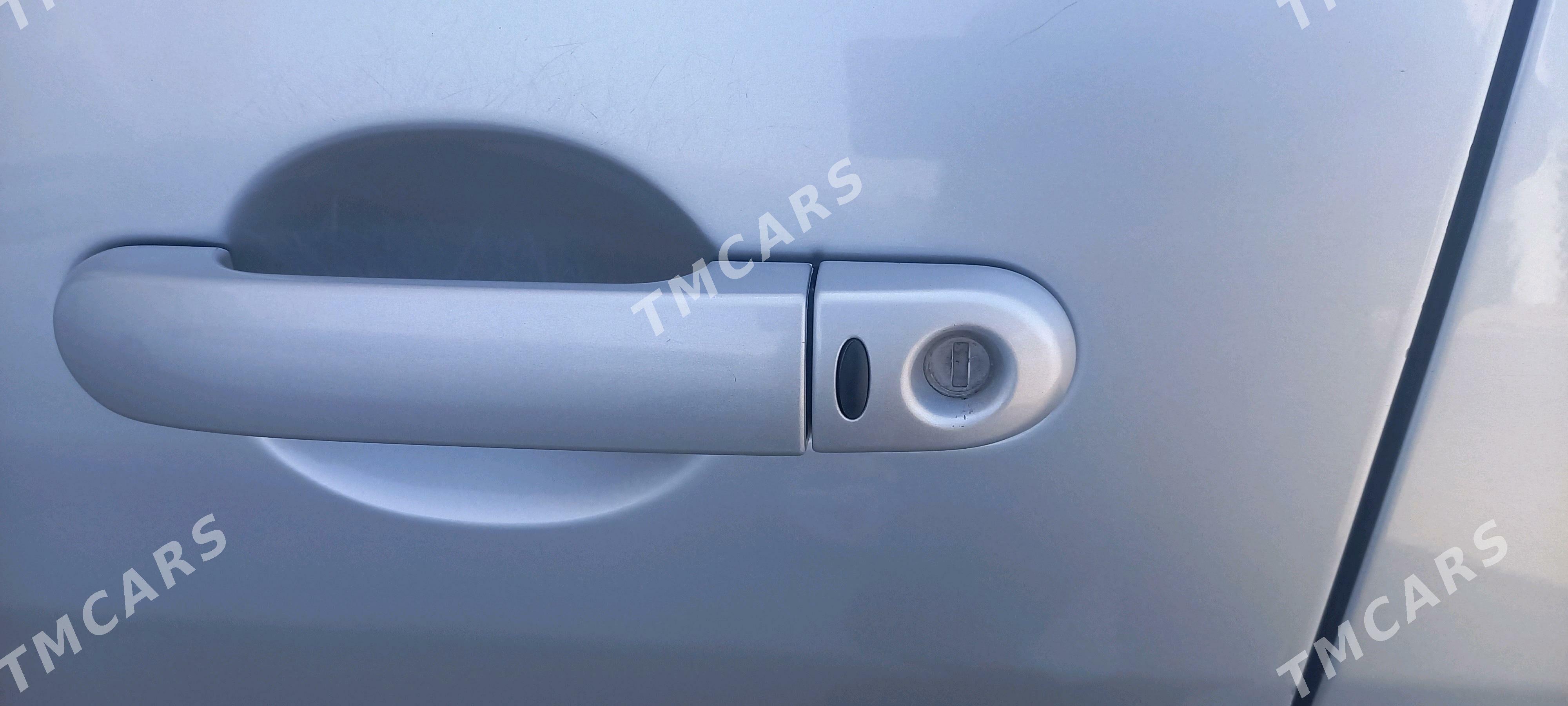 Nissan Versa 2010 - 125 000 TMT - Туркменабат - img 9