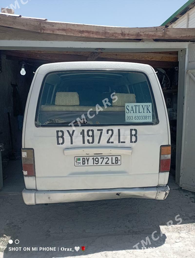 Nissan Urvan 1997 - 35 000 TMT - Магданлы - img 4