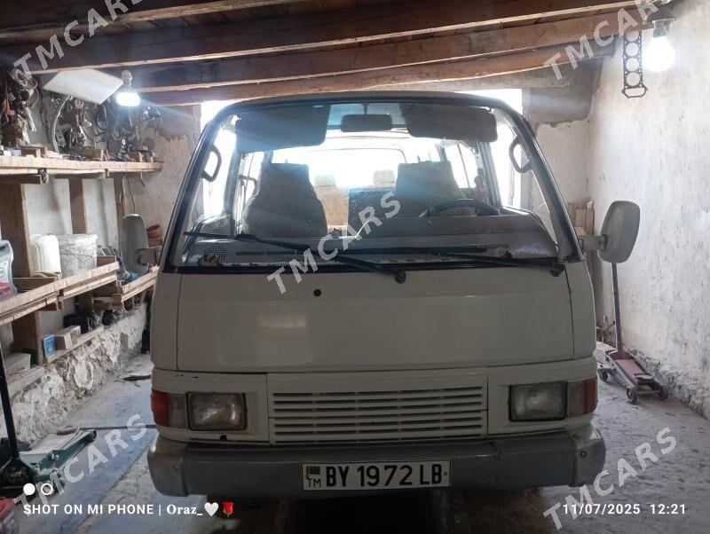 Nissan Urvan 1997 - 35 000 TMT - Магданлы - img 5