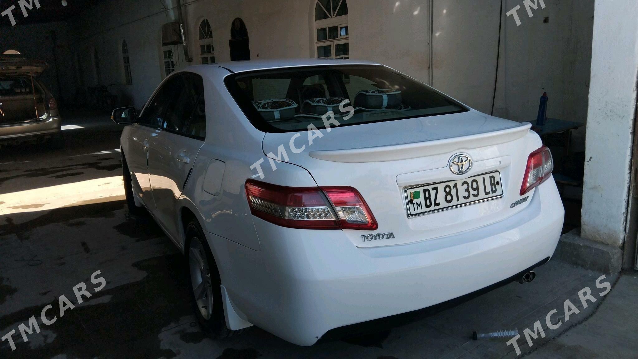 Toyota Camry 2010 - 140 000 TMT - Саят - img 3