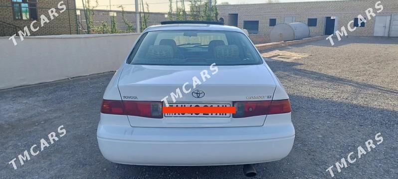 Toyota Camry 2000 - 120 000 TMT - Кака - img 2