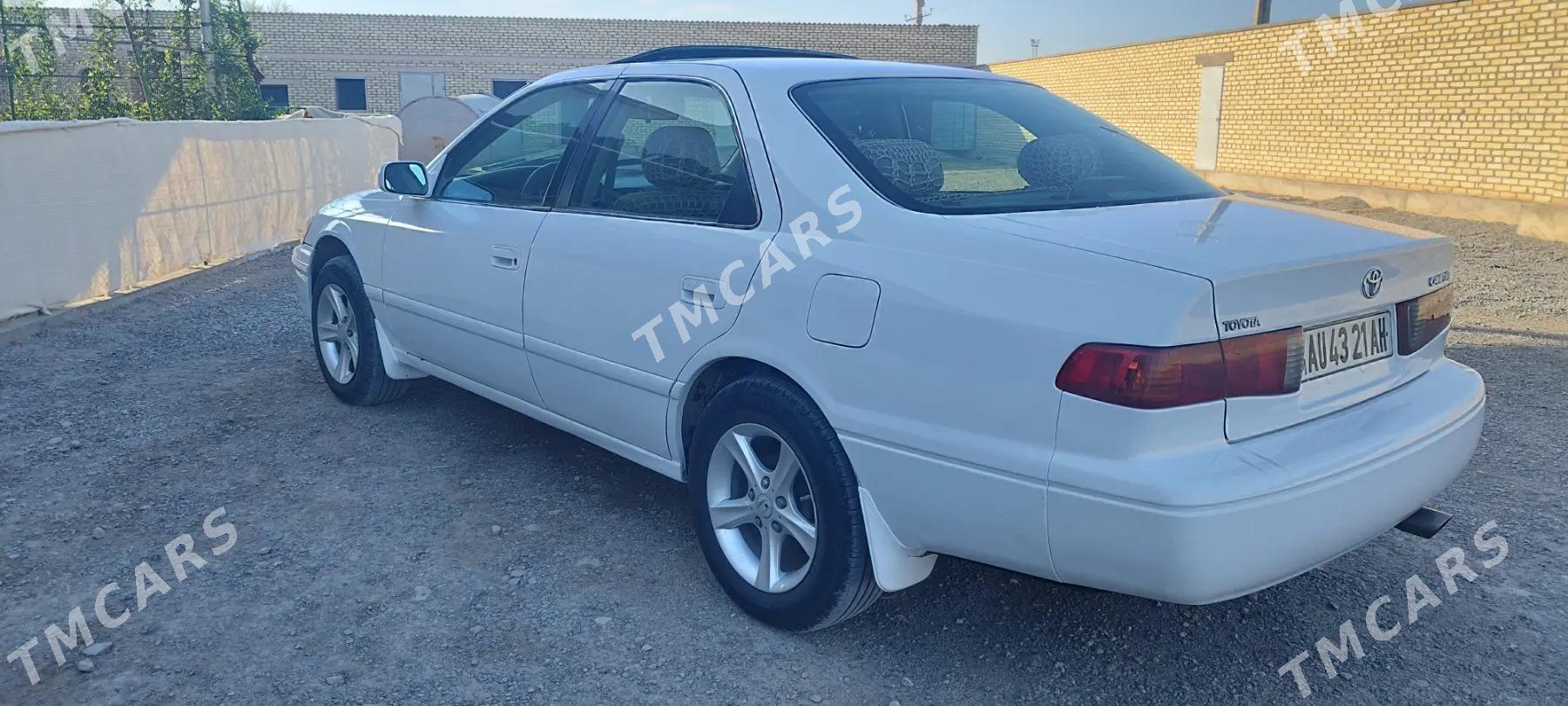 Toyota Camry 2000 - 120 000 TMT - Кака - img 3