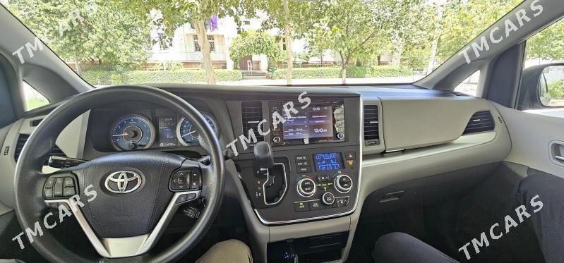 Toyota Sienna 2018 - 350 000 TMT - Ашхабад - img 4