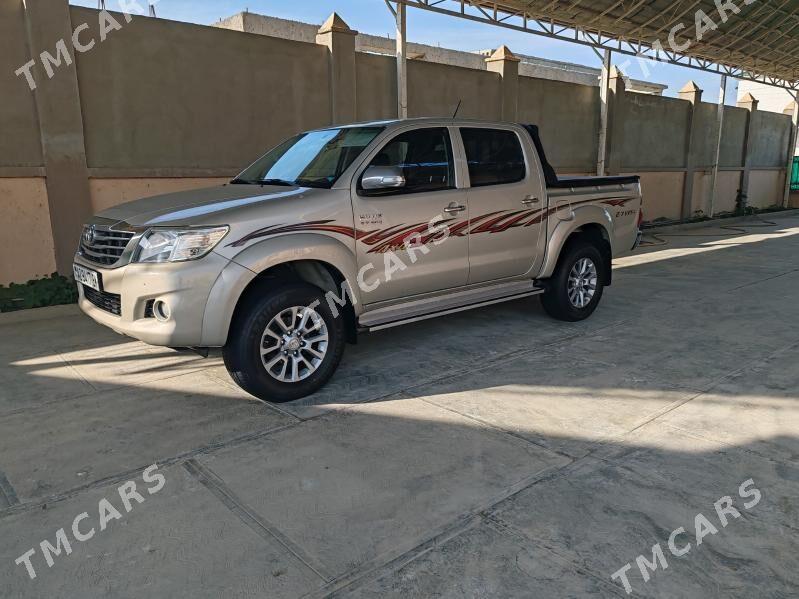Toyota Hilux 2014 - 420 000 TMT - Хазар - img 5