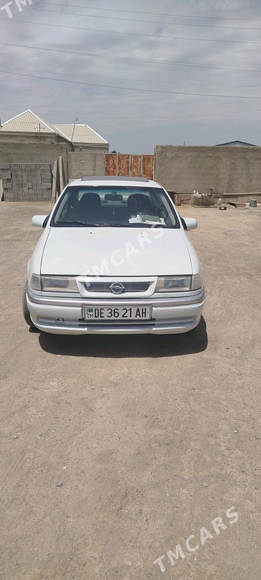 Opel Vectra 1989 - 45 000 TMT - Бахарден - img 3