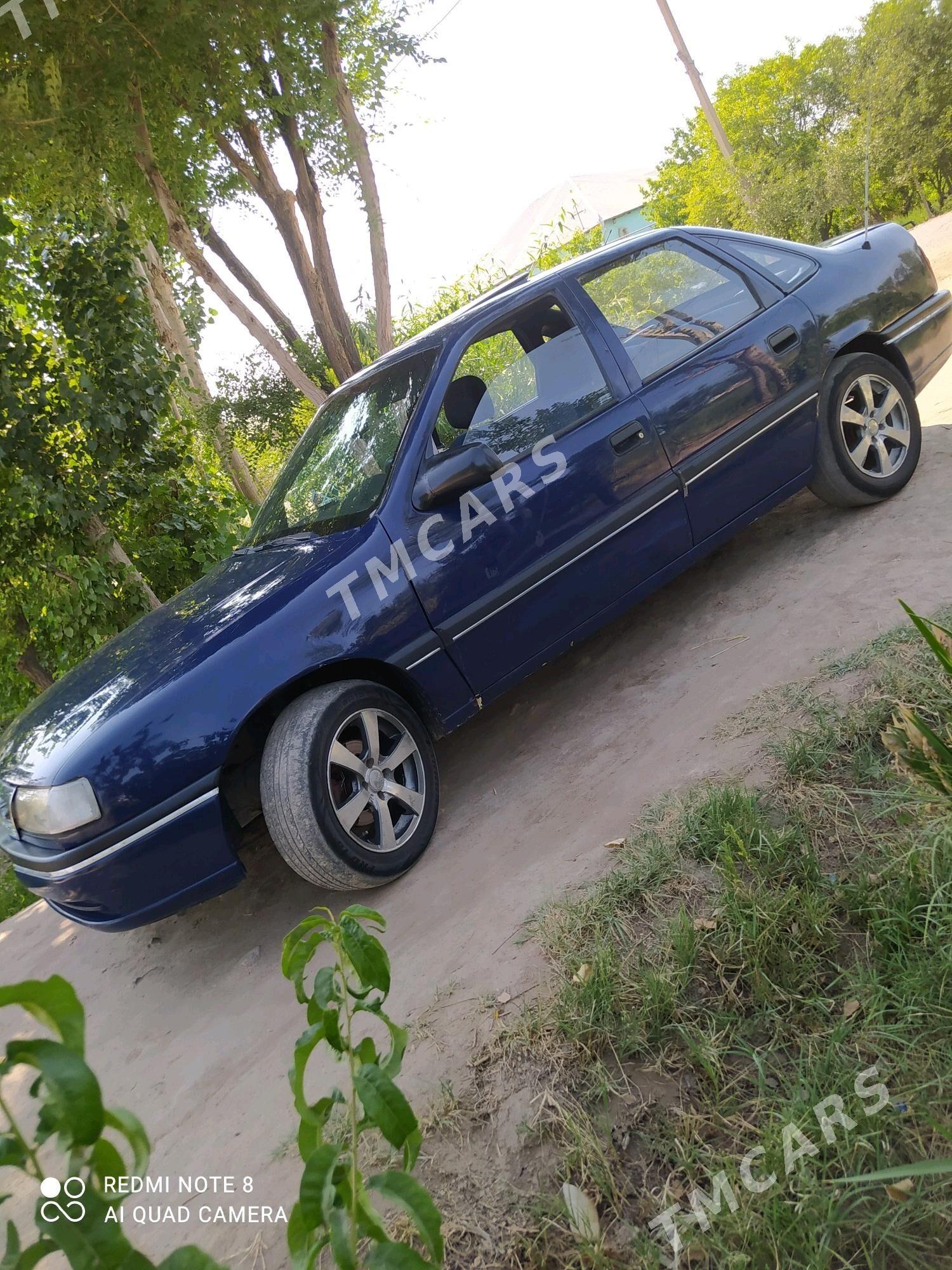 Opel Vectra 1989 - 26 000 TMT - Гороглы (Тагта) - img 3